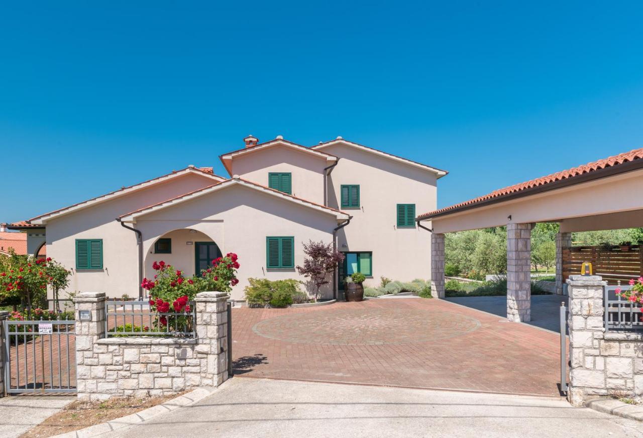 Holiday House Olive Grove With Pool And Garden Labin  Exterior foto