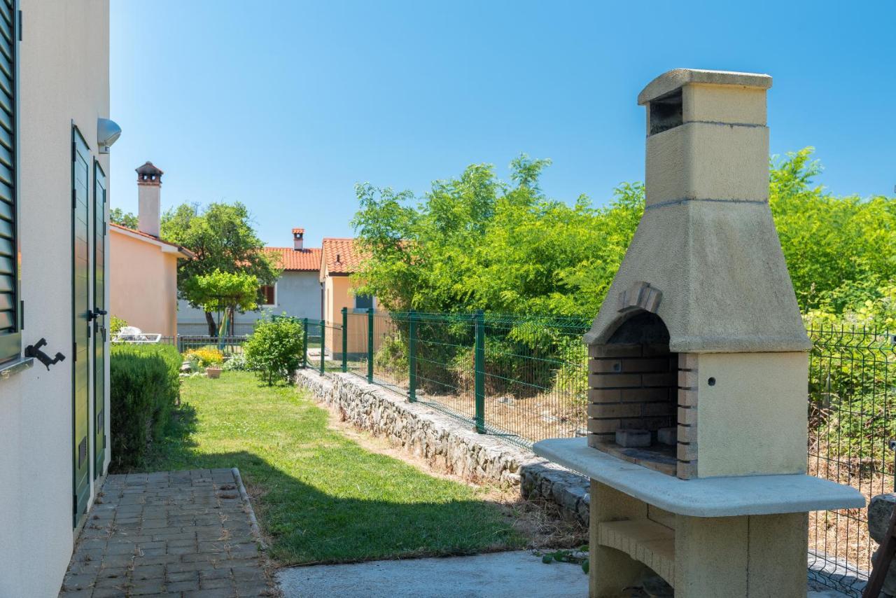 Holiday House Olive Grove With Pool And Garden Labin  Exterior foto